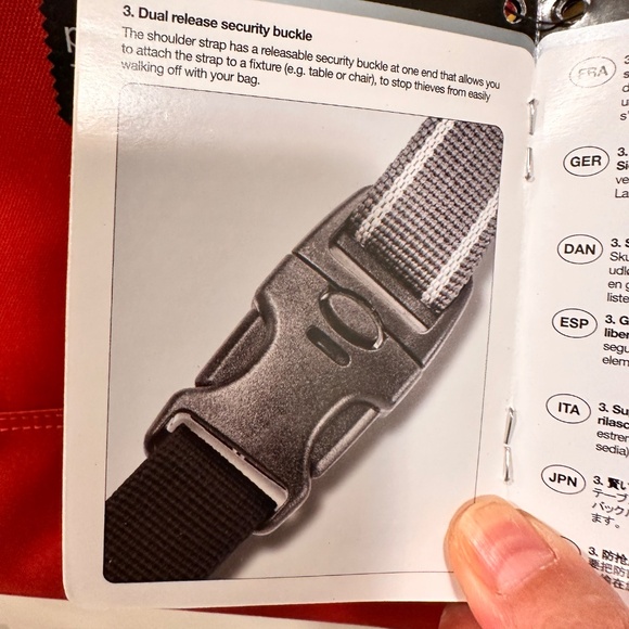 *BNWT* Pacsafe Anti-theft Tote - Picture 10 of 10